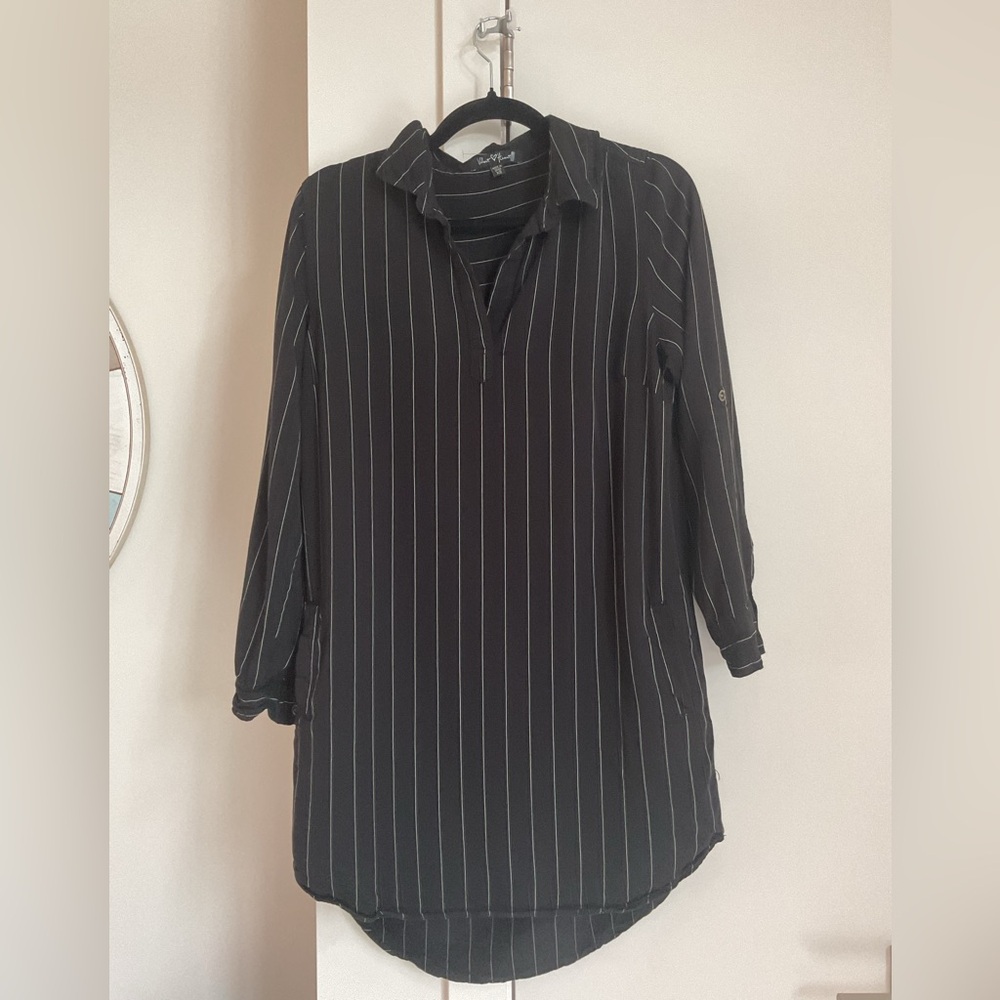 Velvet Heart Black 3/4 Sleeve Pinstripe Dress/Tunic with pockets.